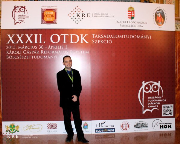 OTDK fal előtt készült képek